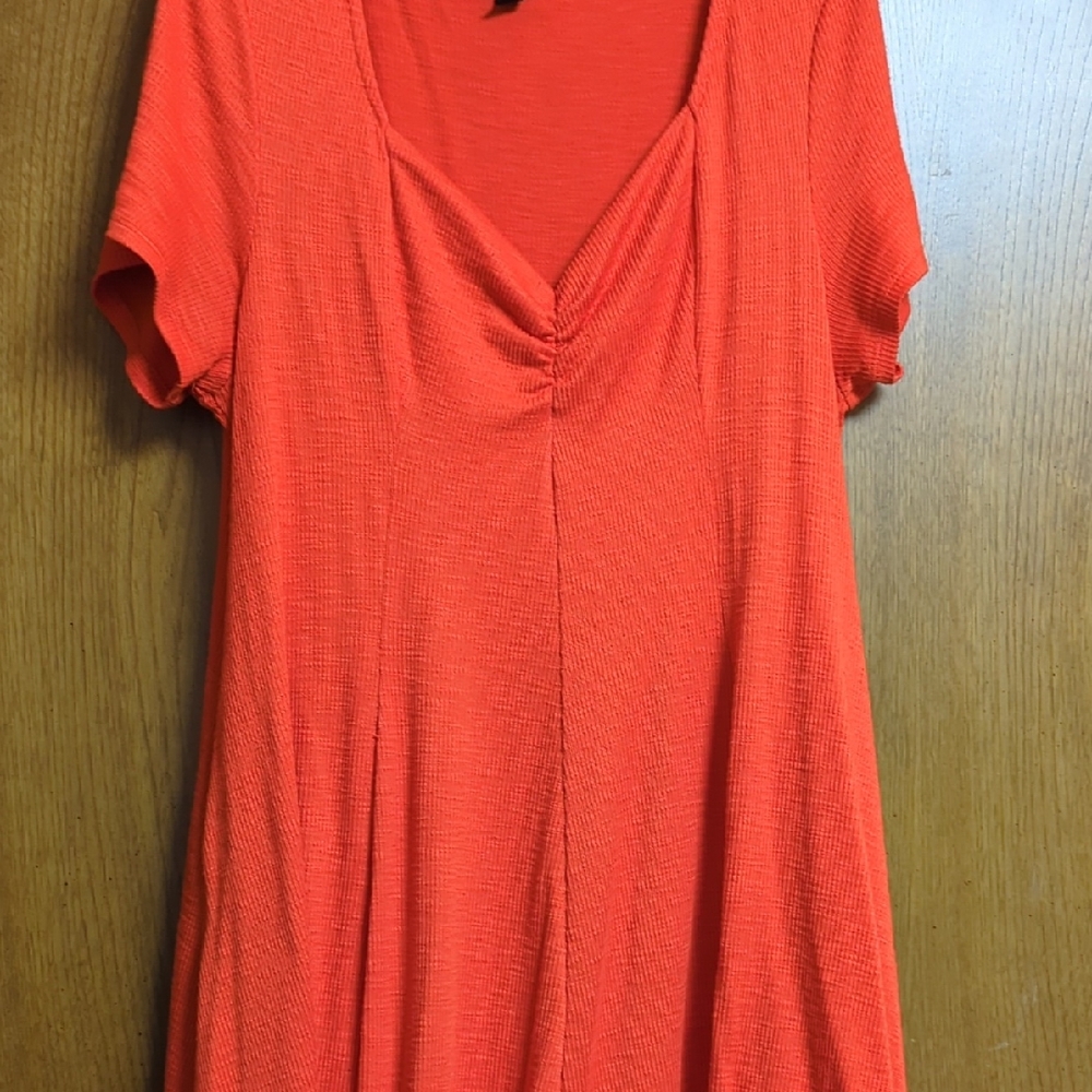 Women's Red Short Sleeve Top